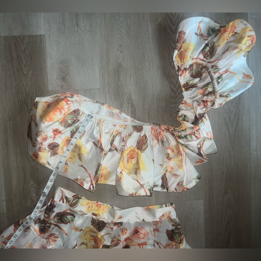 Floral Ruffle Women's Shorts Set - Picture 4 of 6